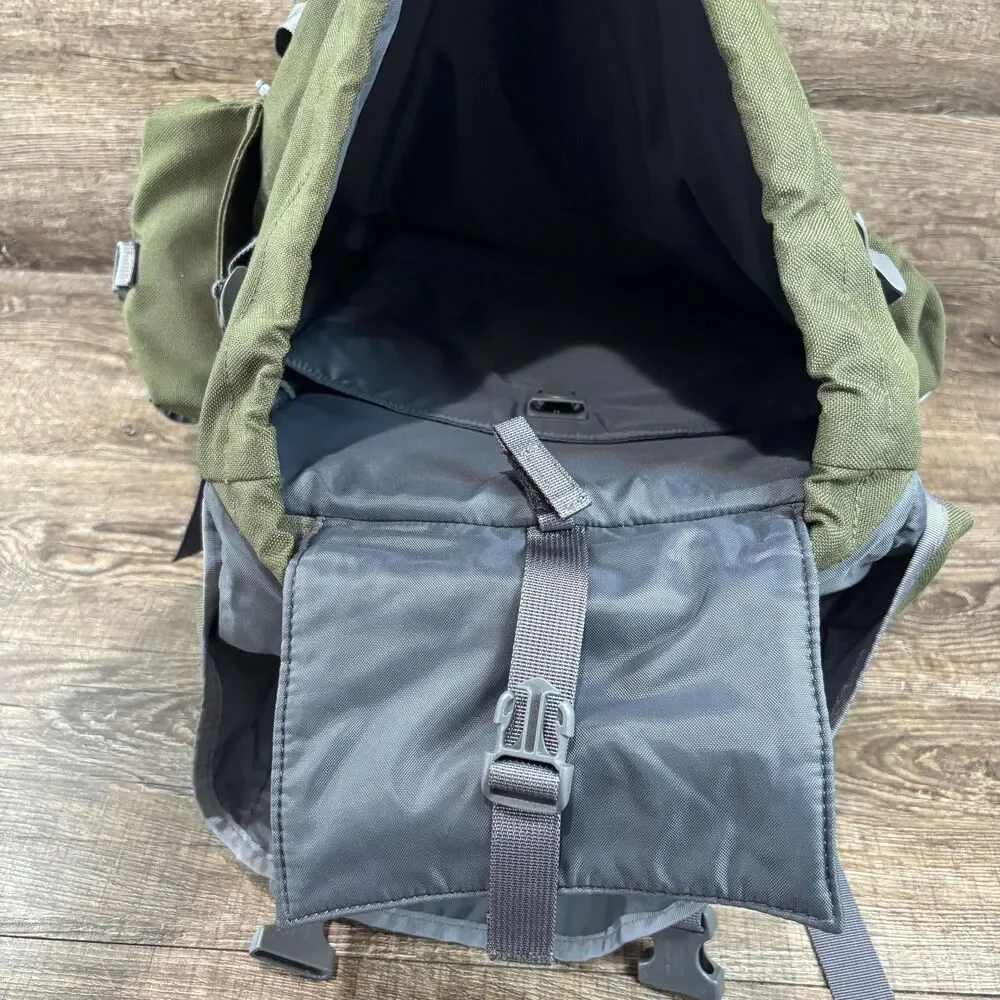 L.L.Bean Continental Backpack Men's Green Canvas Outdoor Padded Rucksack Hiking